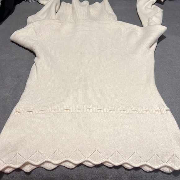 LOFT sweater in excellent condition - Picture 4 of 6